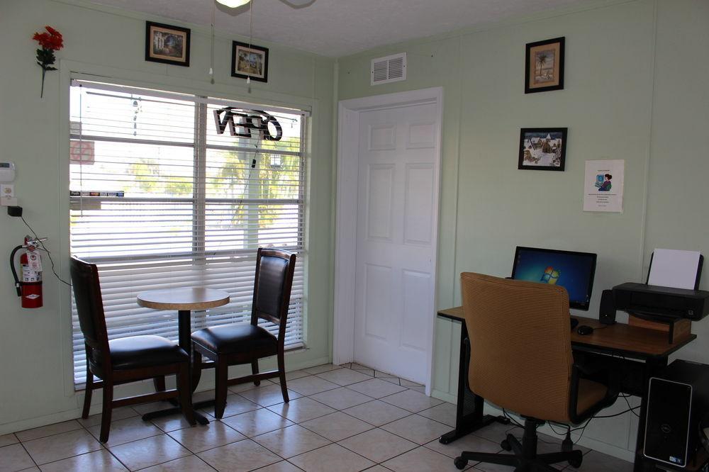 Sunshine Inn & Suites Venice, Florida Venice Gardens Exterior photo