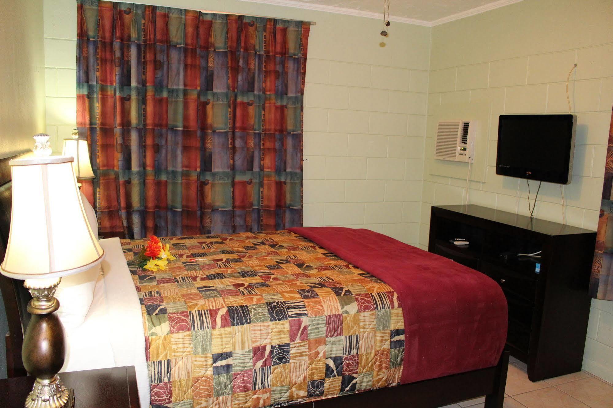 Sunshine Inn & Suites Venice, Florida Venice Gardens Exterior photo